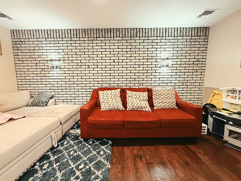 35 Clark Ave — Photo 15
