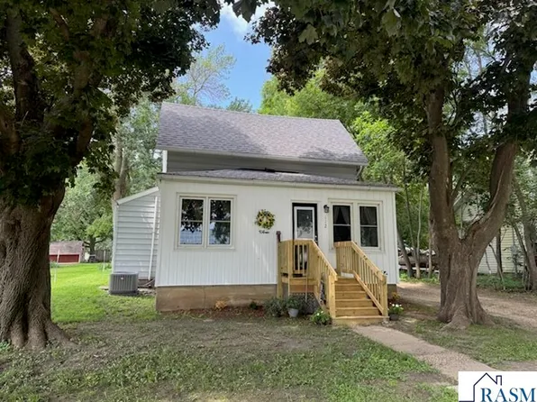 112 S 2nd St, Kiester, MN 56051