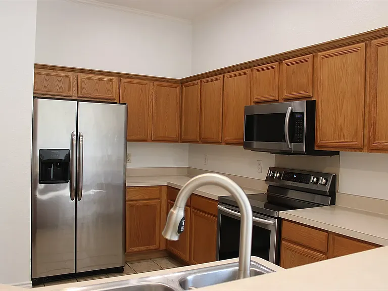 518 Morningside Ct — Photo 6