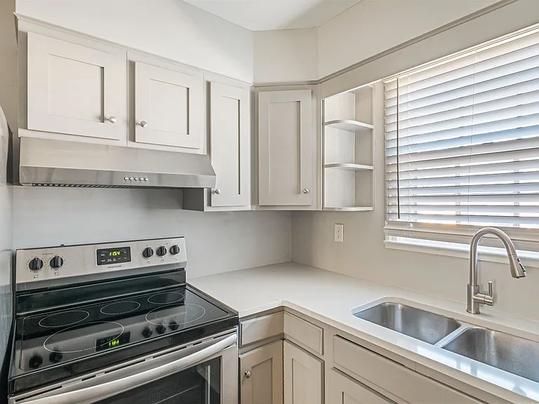 3753 Friar Tuck Rd — Photo 8