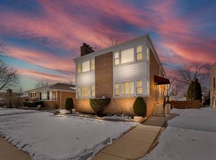 8912 Forestview Rd, Evanston, IL 60203