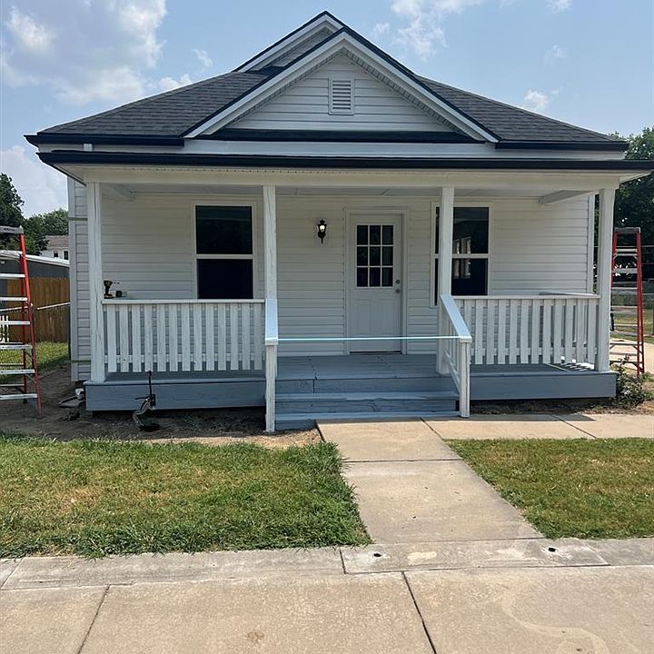 1st image of 318 N Oakdale Ave