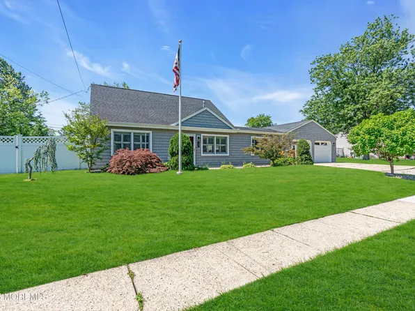 17 Hemlock Street, Hazlet, NJ 07730