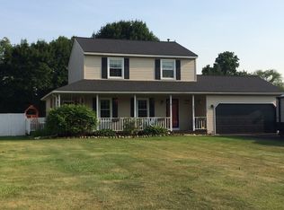 60561 Lamplighter Dr, New Hudson, MI