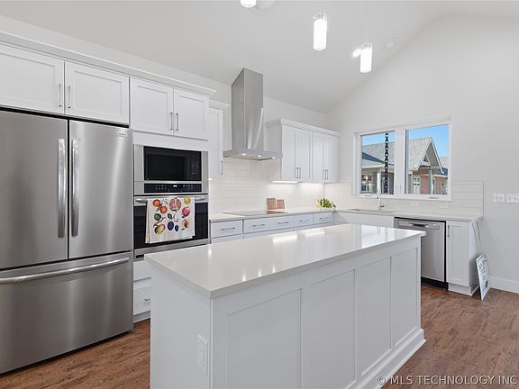 5th image of 7141 S Quincy Ave #29