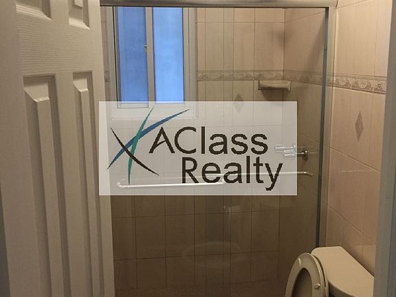 5th image of 2220 37th St #2R