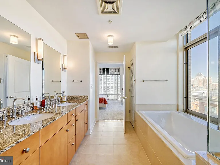675 President St #1501 — Photo 15
