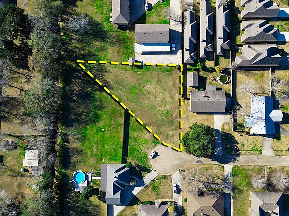 4th image of 104 Mizelle St