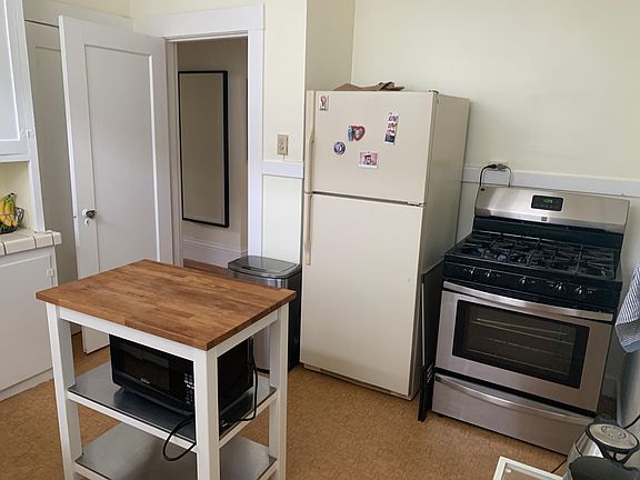 2nd image of 467 8th Ave APT 3