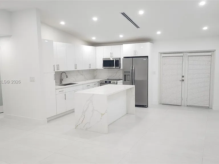 13741 SW 46th Ter — Photo 4