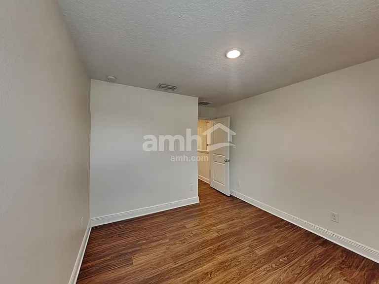 1099 Sky Lakes Dr — Photo 21
