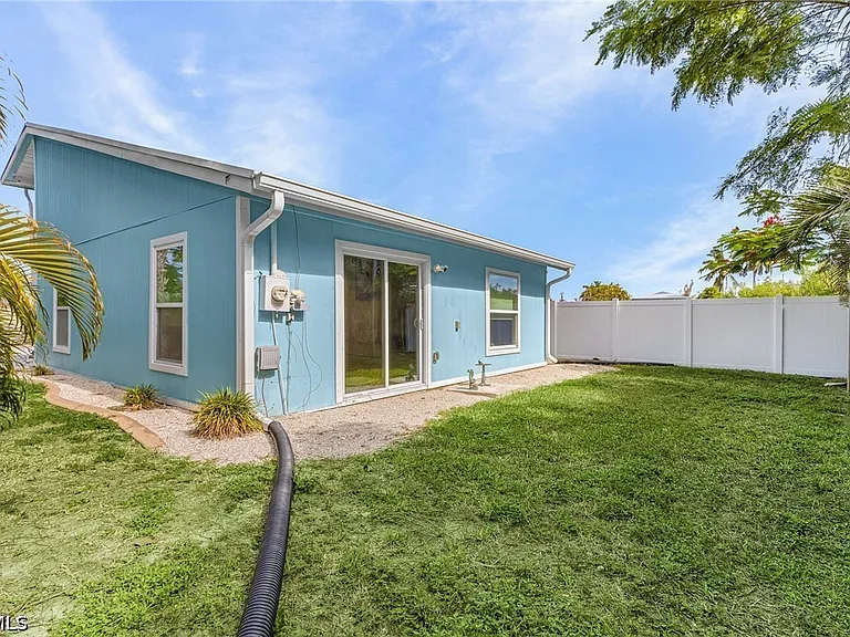 2430 Orange St — Photo 23