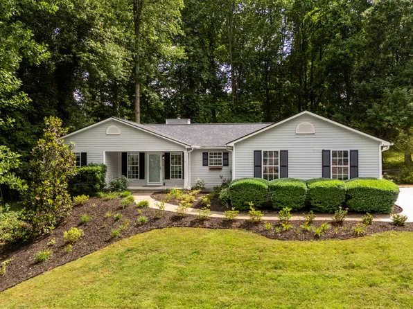 4340 Oak Creek Dr, Gainesville, GA 30506