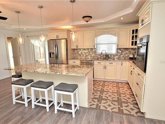 5th image of 100 Woodburn Ct