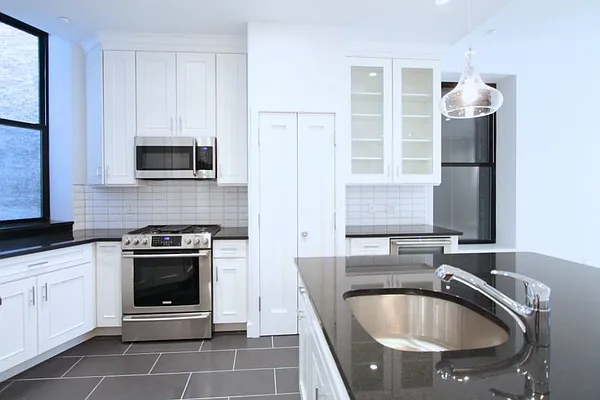 Rented by Level Group | media 25