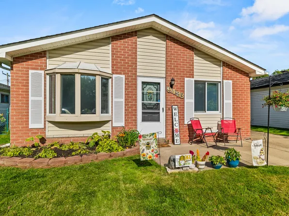 9433 Sylvia St, Taylor, MI 48180