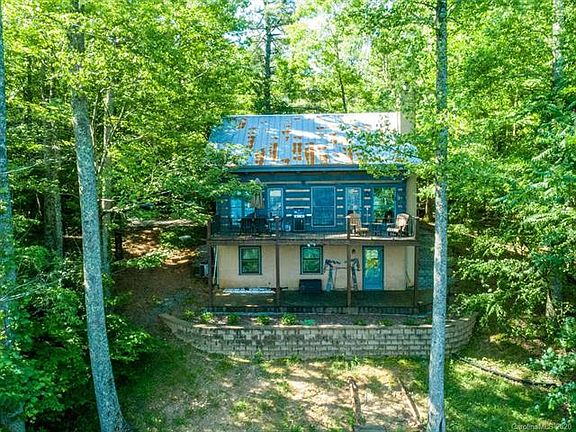 3rd image of 932 Mountain Lakes Dr