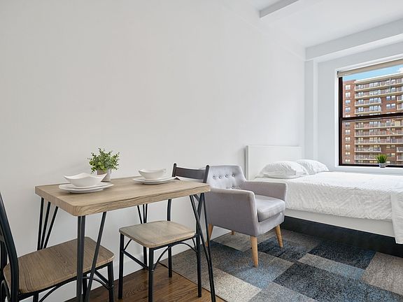 3rd image of 212 W 91st St APT 735