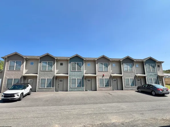 31 Goliath Dr, Shinnston, WV 26431