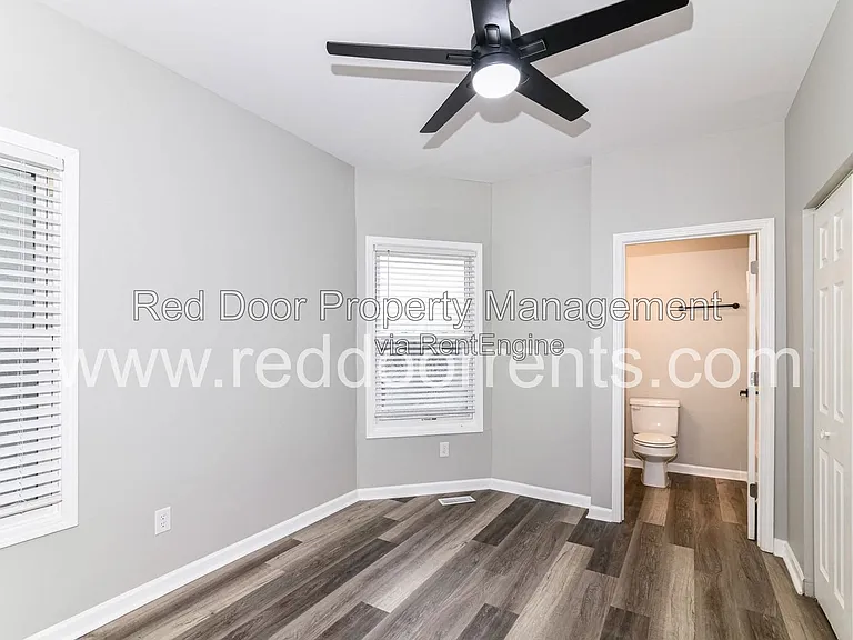1329 E Market St #2 — Photo 14
