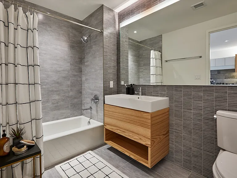 600 W 58th St #6G — Photo 6