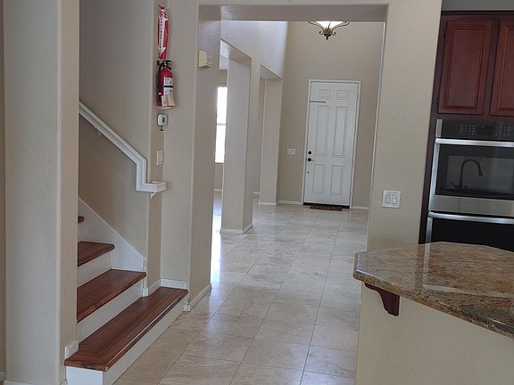 3rd image of 382 Edgewater Dr