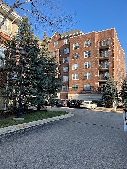 1st image of 390 W Mahogany Ct Unit 601