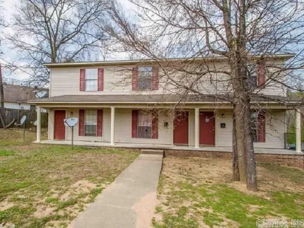 8700 White Rock Ln, Little Rock, AR 72227