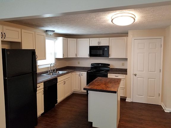 4th image of 150 Meadow Hill Dr