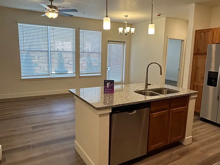 The Overlook Apartments — Photo 23