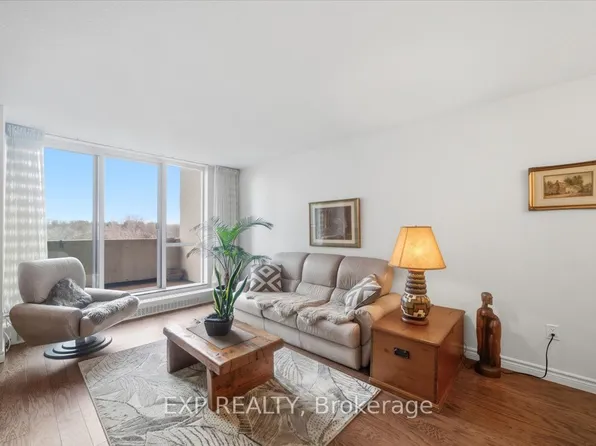 60 Southport St #617, Toronto, ON M6S 3N4