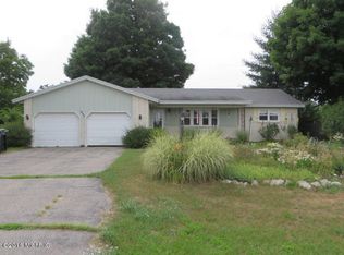 7639 Fairlawn Ave, Jenison, MI 49428