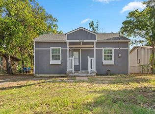 712 W 3rd St, Burkburnett, TX 76354