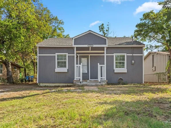 712 W 3rd St, Burkburnett, TX 76354