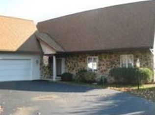 30 Country Ln, Landisville, PA