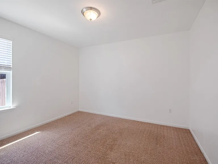 118 Leona River Trl — Photo 42