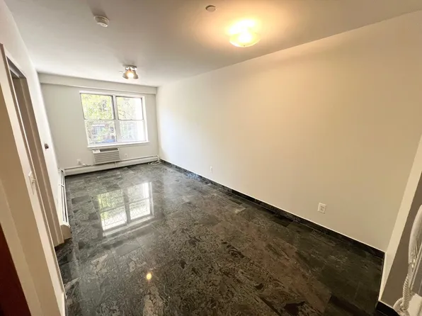 36-09 28th Avenue image 13 of 30