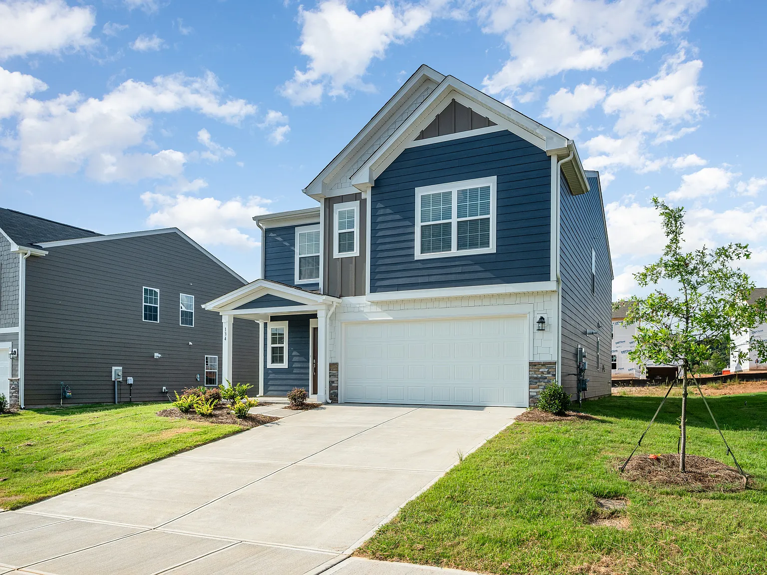 5 bed, 2577 sqft, $2,195 — Photo 3