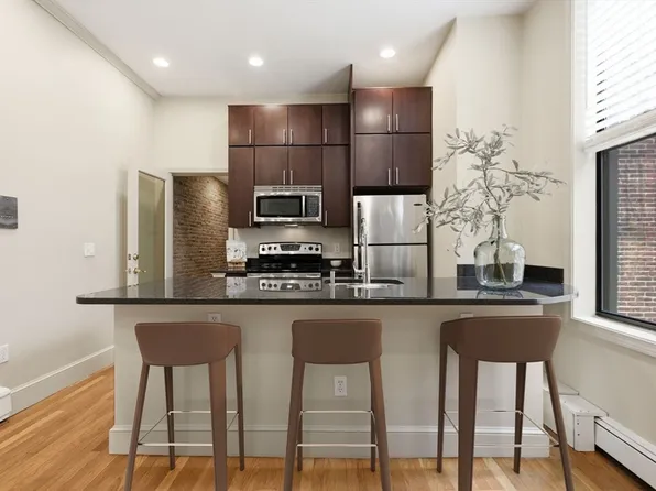 26 Hancock St APT 3, Boston, MA 02114