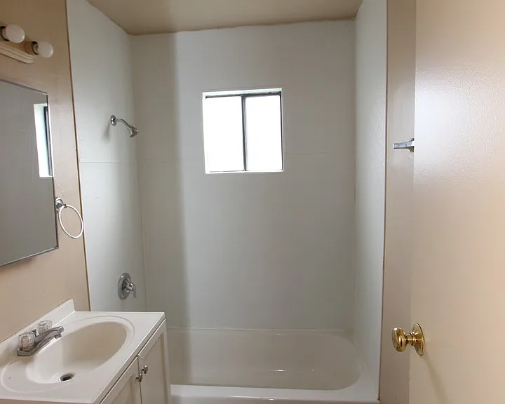 630 Sierra Way #B — Photo 8