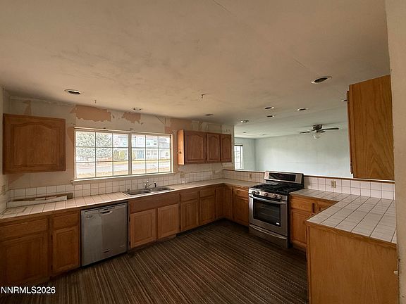 3rd image of 5600 Kluncy Canyon Rd