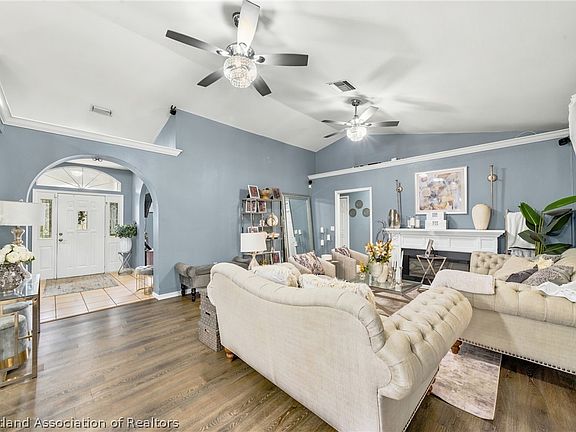 3rd image of 4731 Darnell Dr