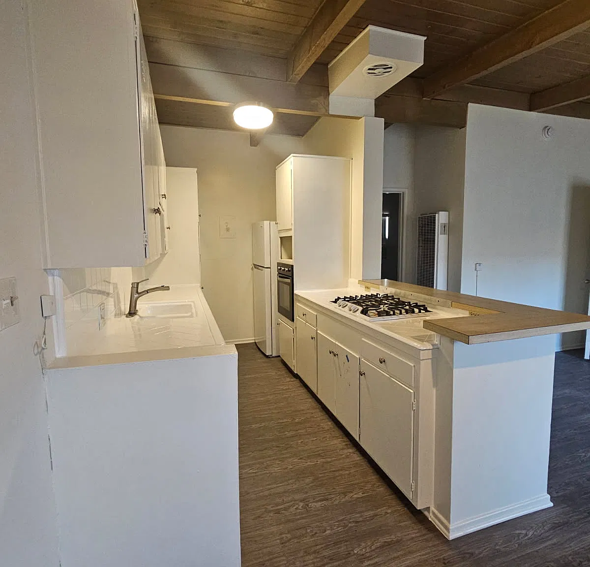 1 bed, 600 sqft, $2,050 — Photo 2