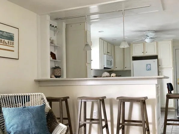 68 Kings Hwy, Hampton, NH