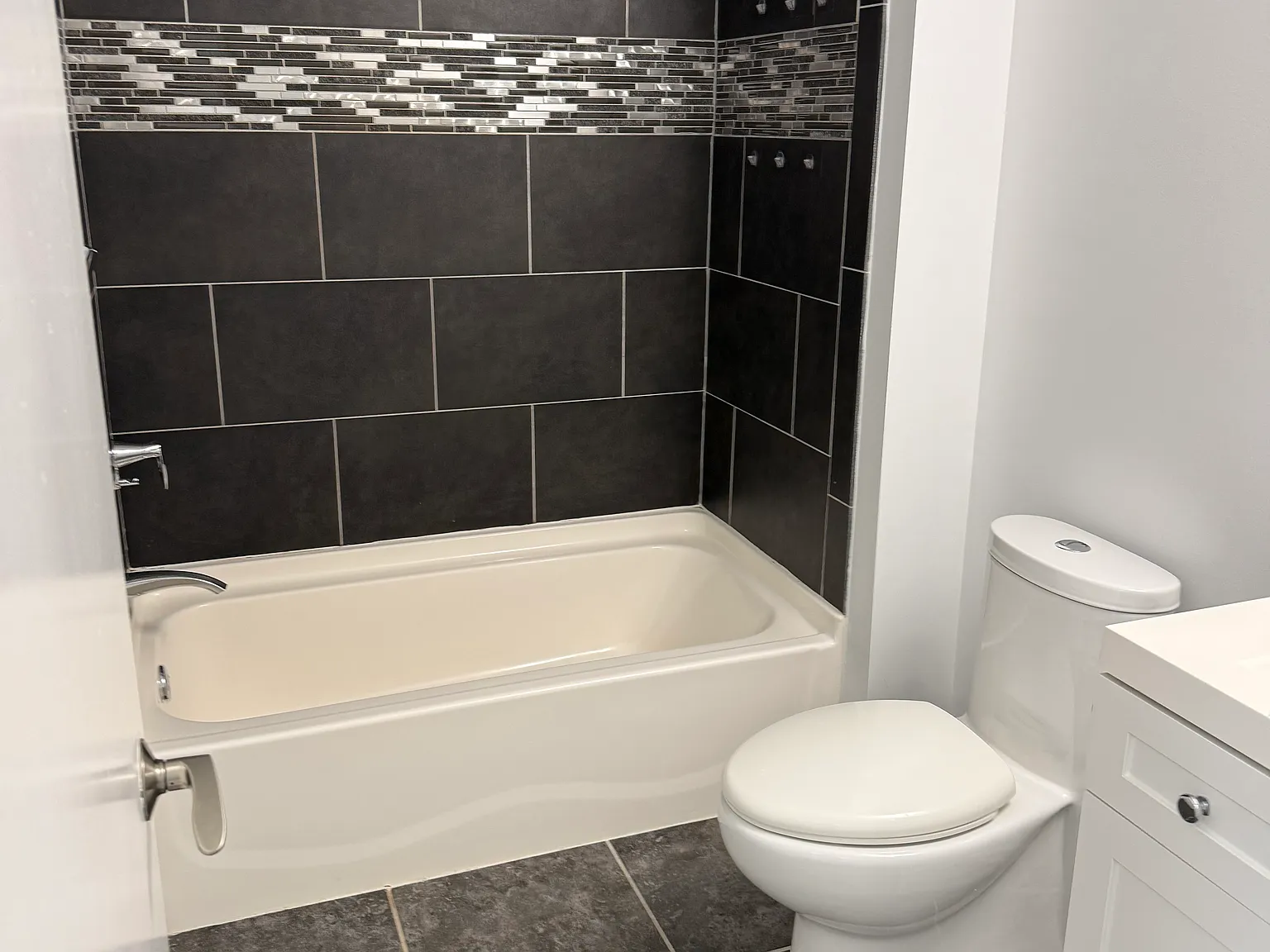 2 bed, $3,299 — Photo 4