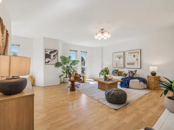 385 Jayne Ave APT 301, Oakland, CA 94610