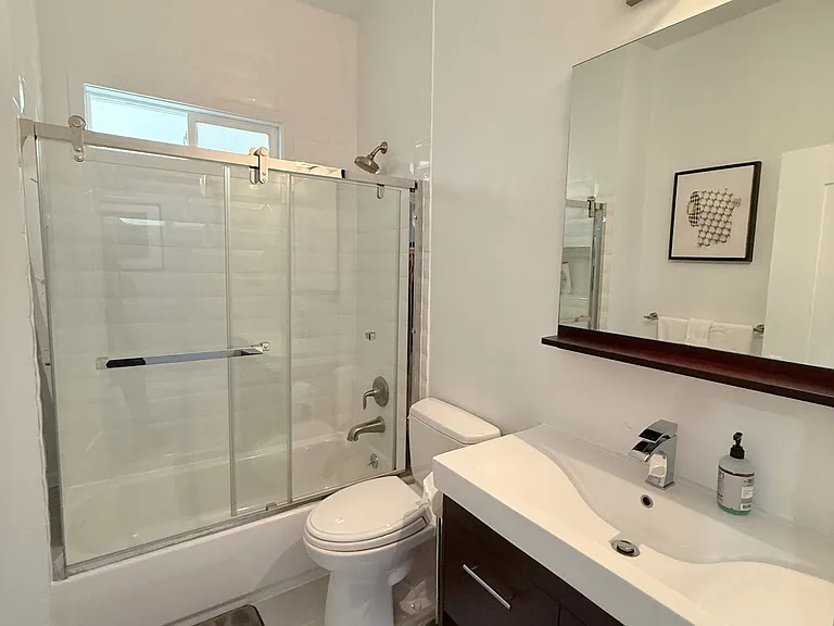1338-1340 Hyde St #2 — Photo 4