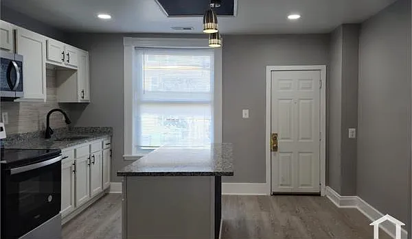 3 bed, $2,195 — Photo 3