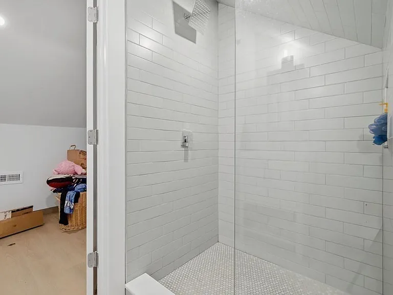 1 Hillside St #3 — Photo 5