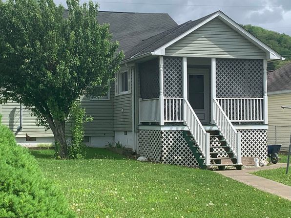 108 S 4th St, Spelter, WV 26438